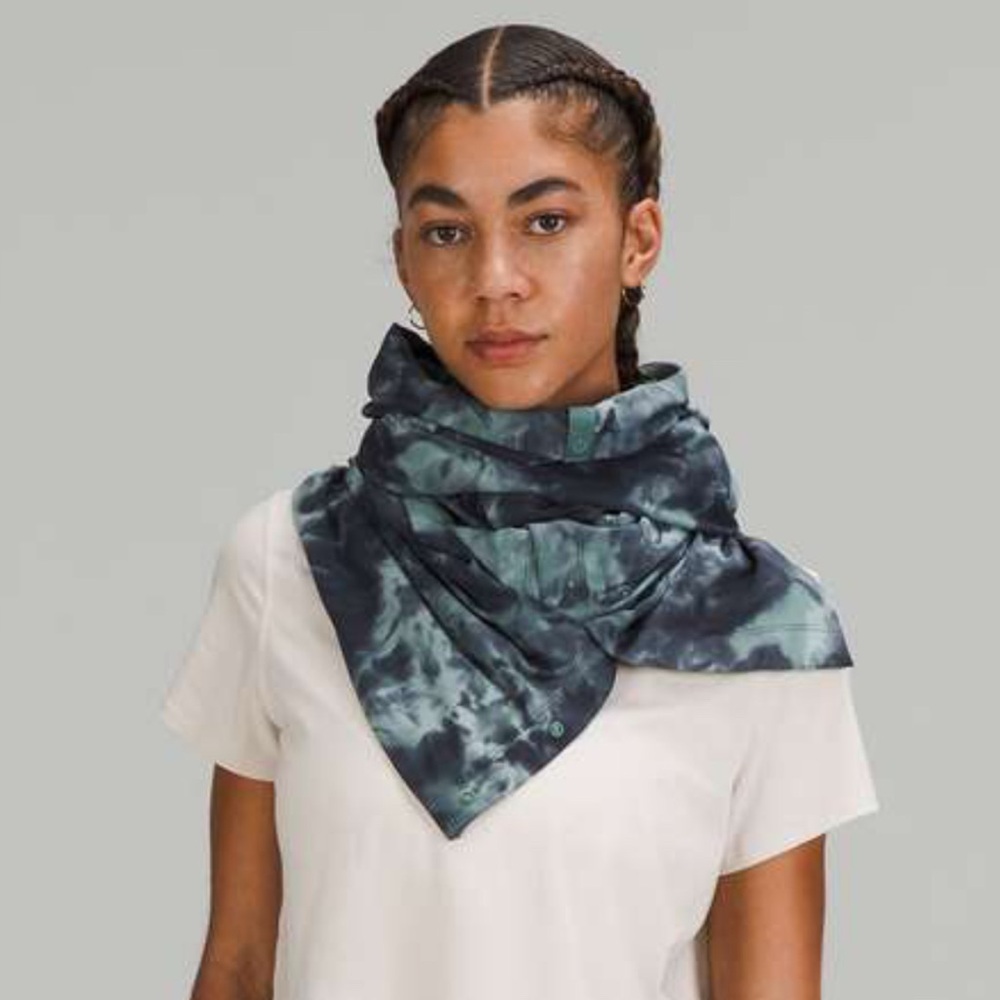 NWT Lululemon convertible snap scarf green teal blue Rulu butter soft $68!